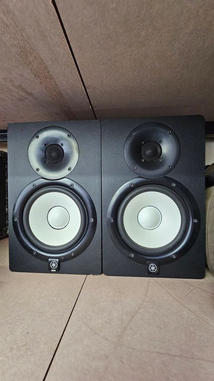 Caixa Yamaha HS7