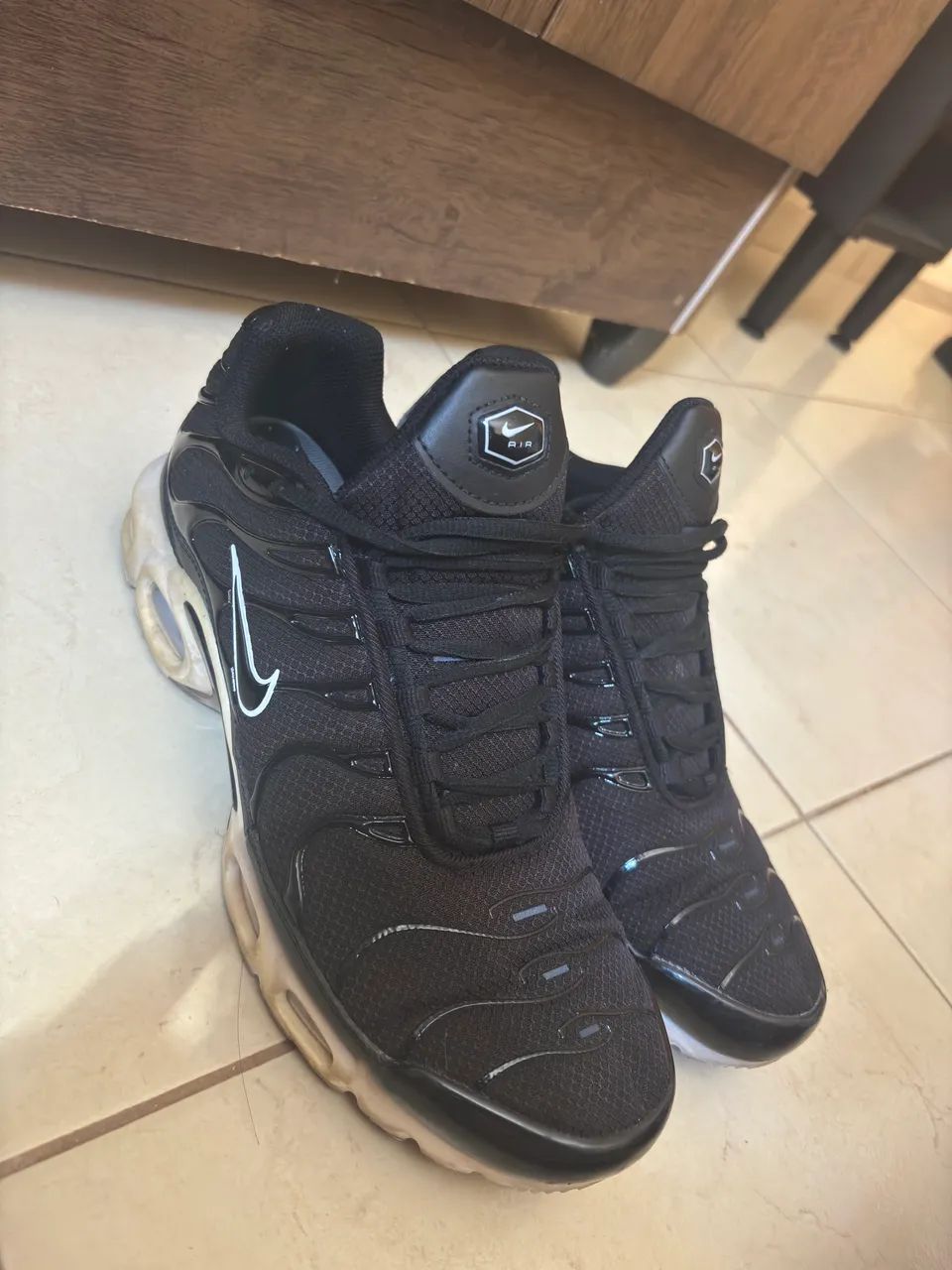 tenis AIR MAX TN preto - Foto 4