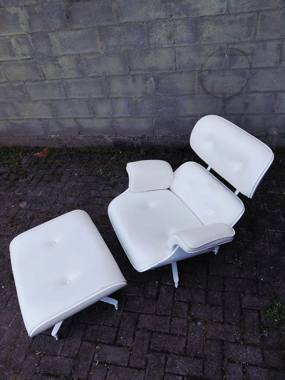 Poltrona Modernista Charles Eames - Design - com banqueta - Foto 4