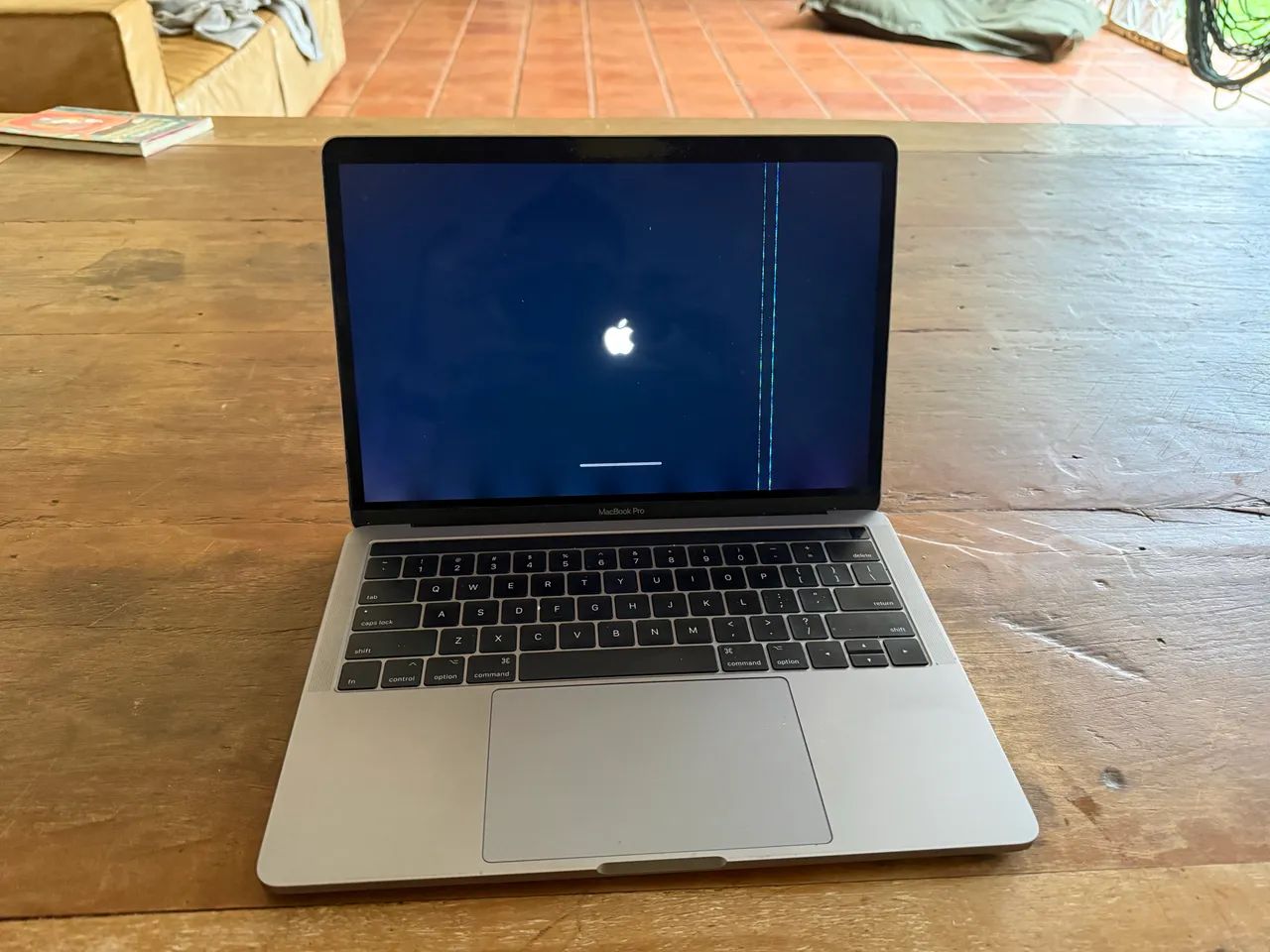 MacBook Pro 13 2017 i5 3.1GHz 8GB 4 Thunderbolt Touch Bar