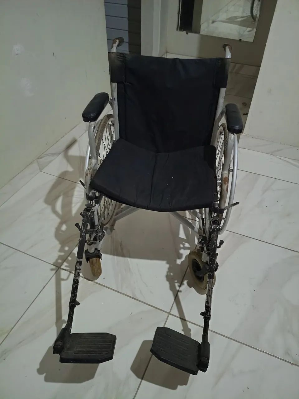 Cadeira de rodas  - Foto 2
