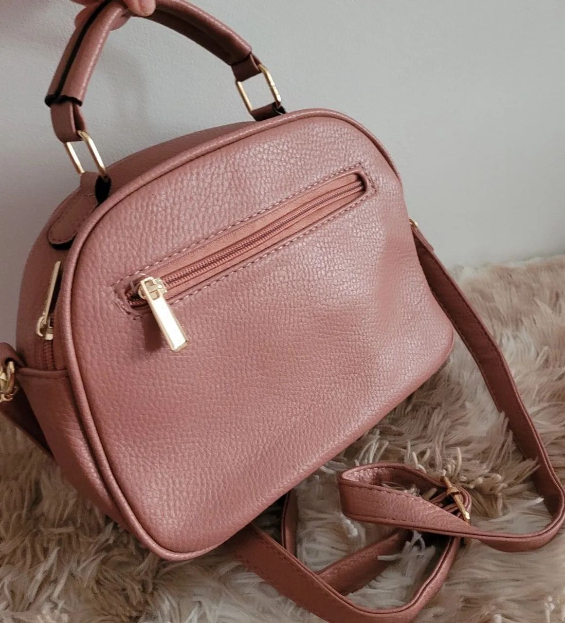 Vendo bolsa linda e nova, cor rosa chá  - Foto 4