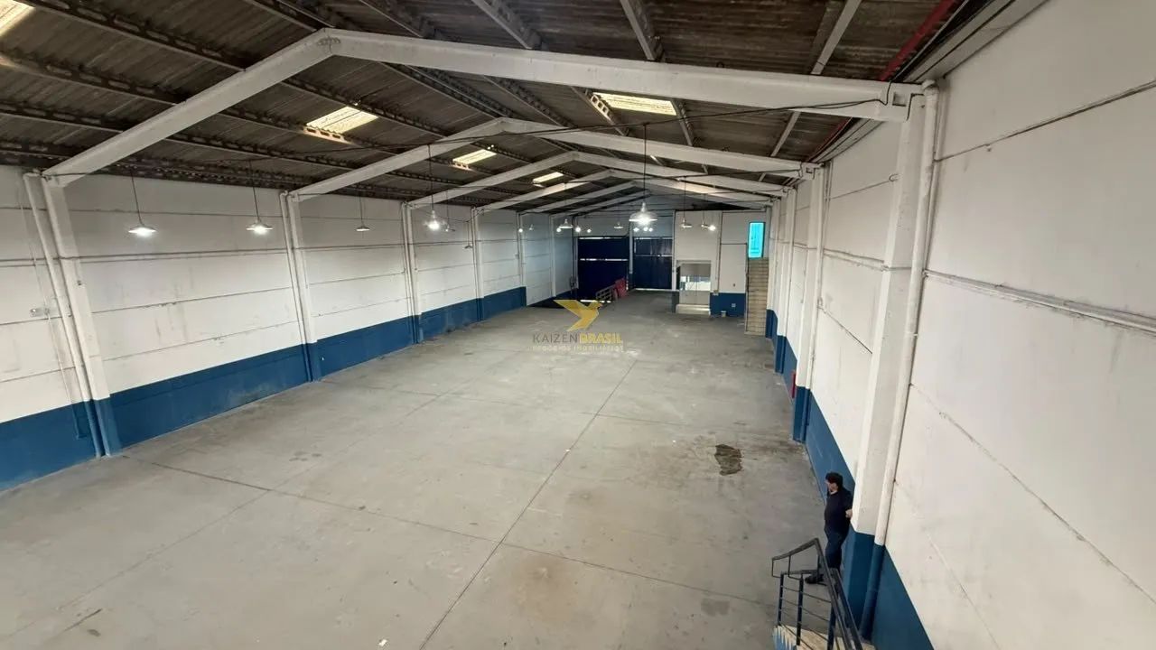 Galpão Logístico com 1.100 m², 5 Docas e Pé-Direito de 8 Metros - Foto 5
