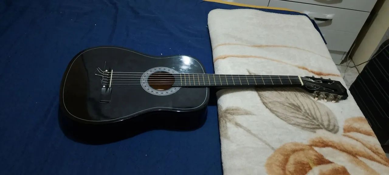 Violão praticamente novo 