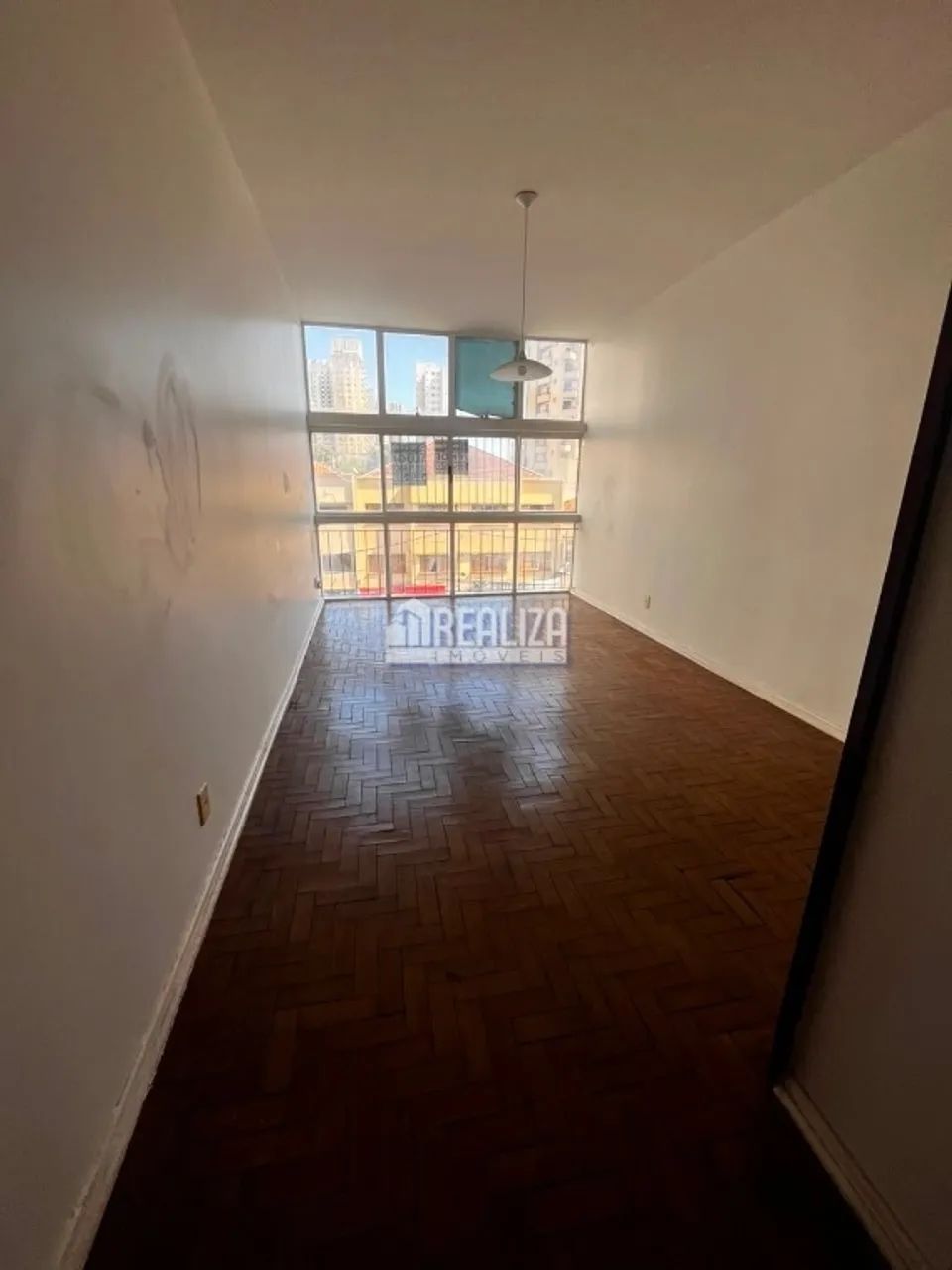 Apartamento à Venda e Locação no Centro de Uberaba com 3 dormitórios.