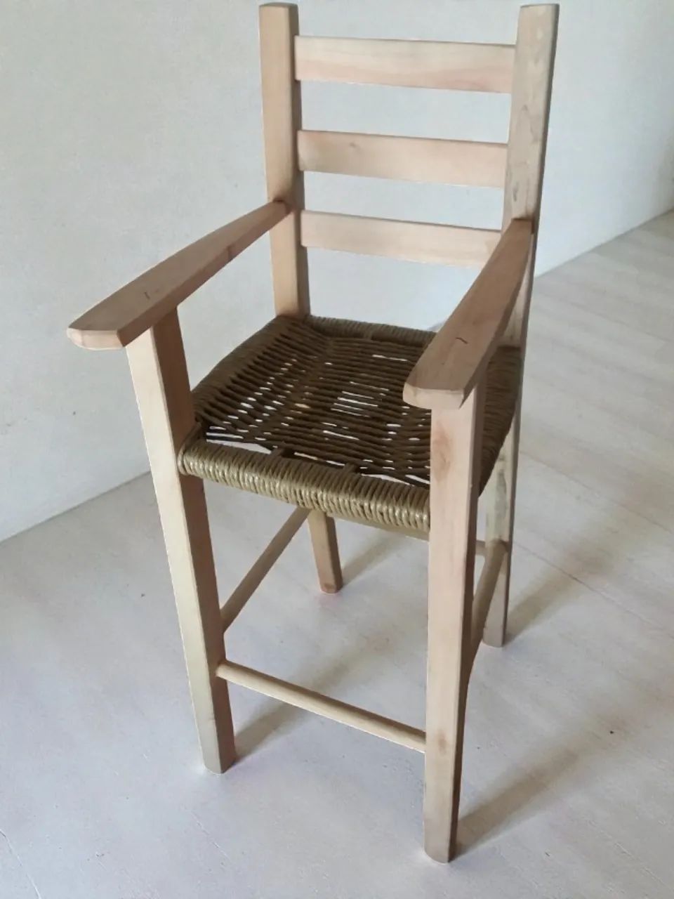 Cadeirote infantil para restaurante, em madeira maciça eucalipto.  - Foto 2