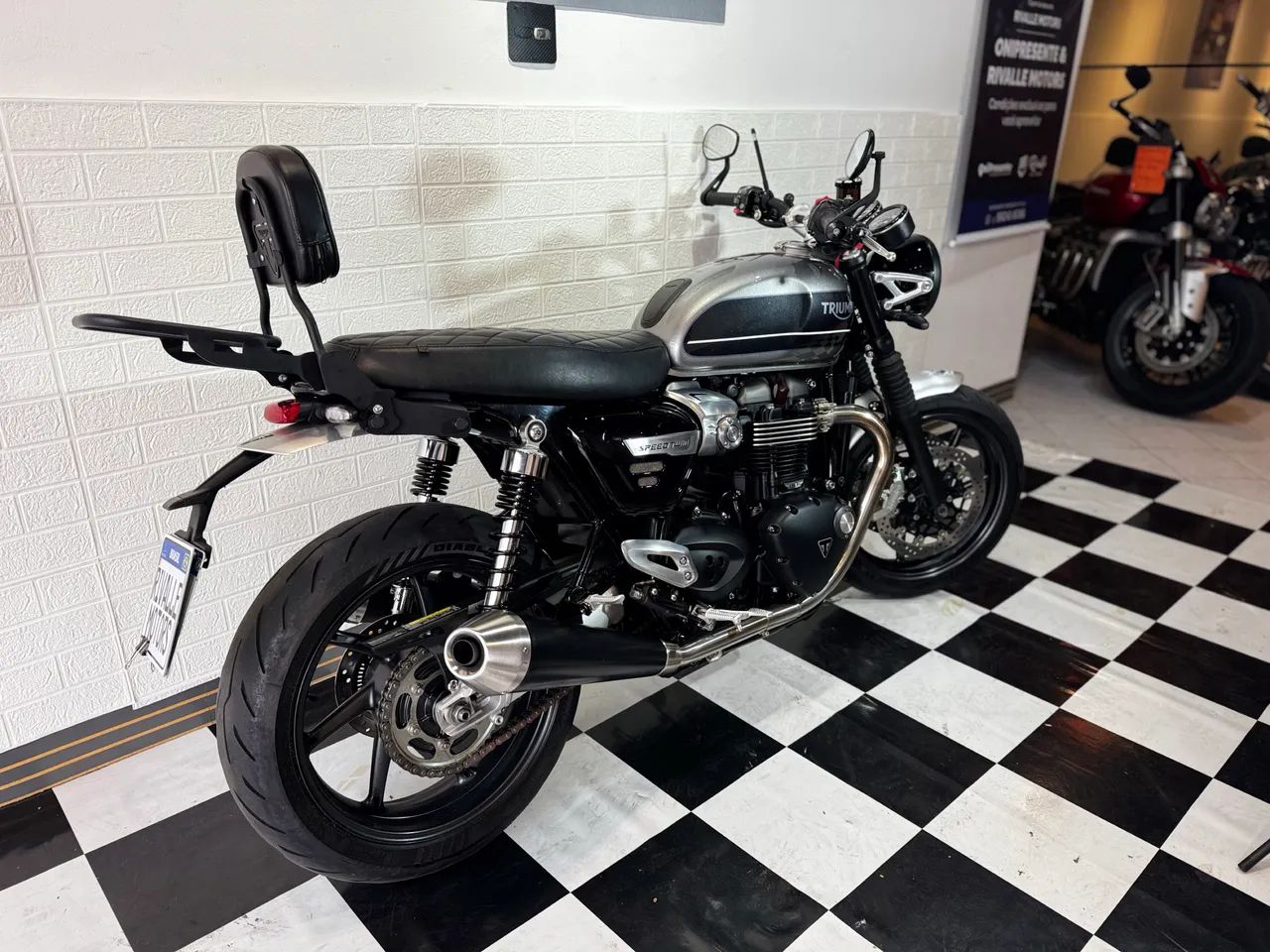 TRIUMPH SPEED TWIN 1200 - Foto 2