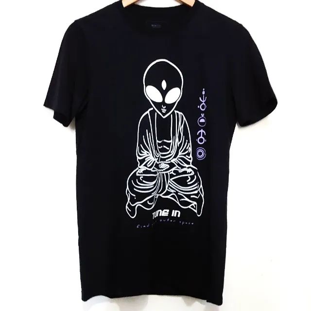 Camiseta Preta Estampada Alien / ET Meditando