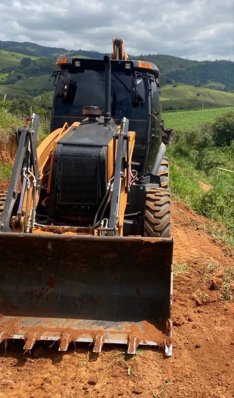Retroescavadeira Case 580N ano 2023, 4x4, com 4.000 horas, ar condicionado, em SP - Foto 2