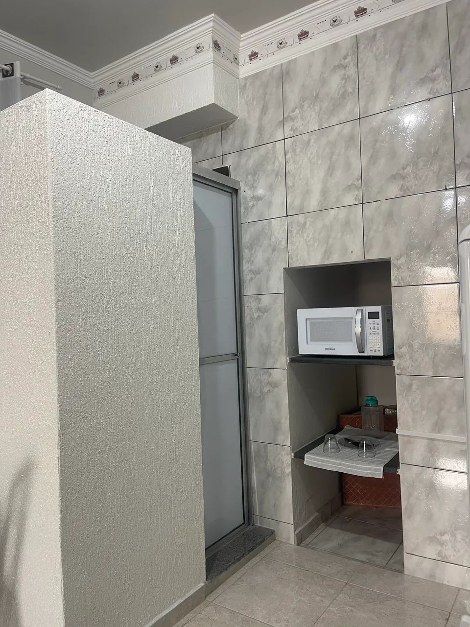 Kitinete bem localizada! (Próxima da UFU). - Foto 2