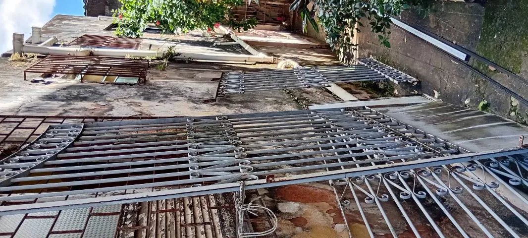 Vendo portão de ferro - Foto 3