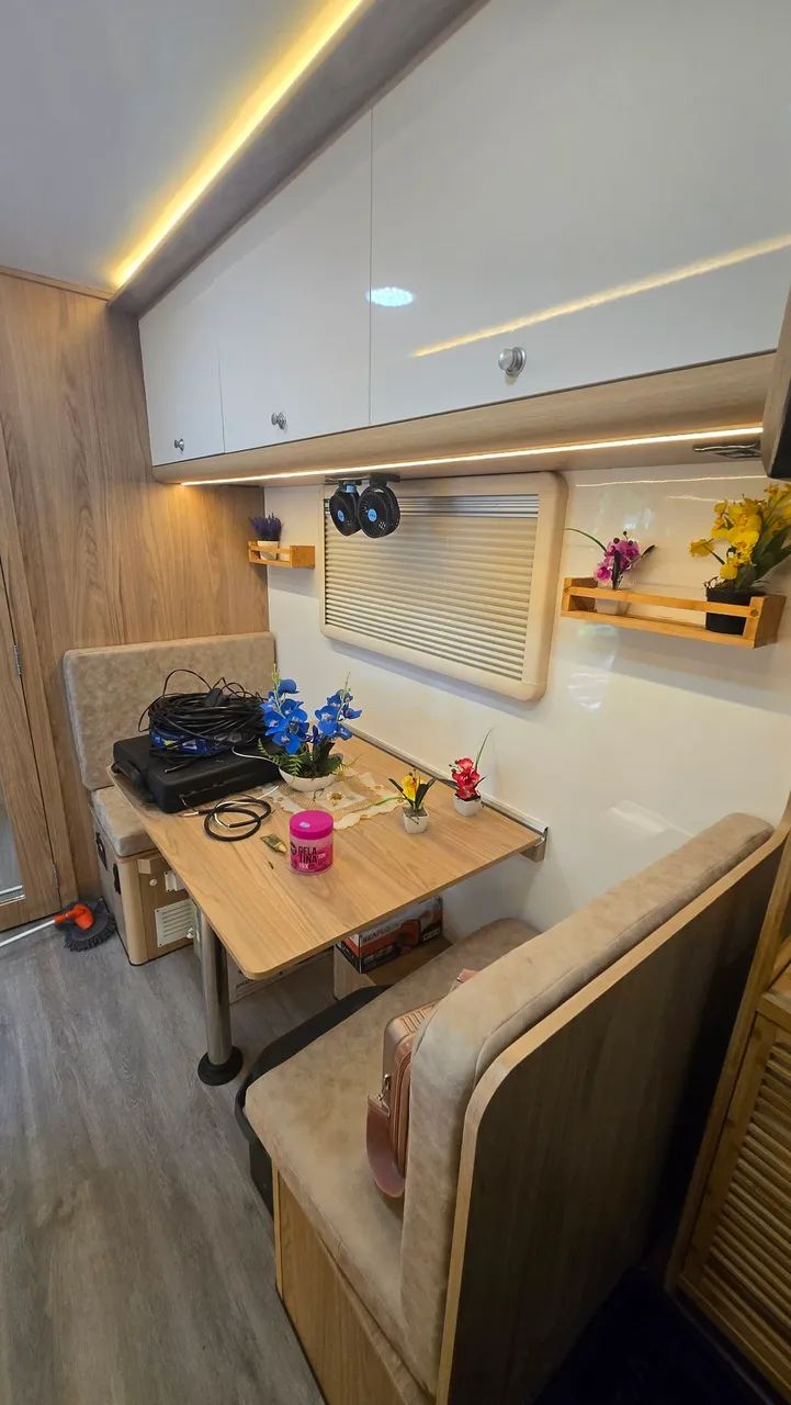 Trailer Super Moderno E Confortável, Com Cama Queen Size - Foto 4