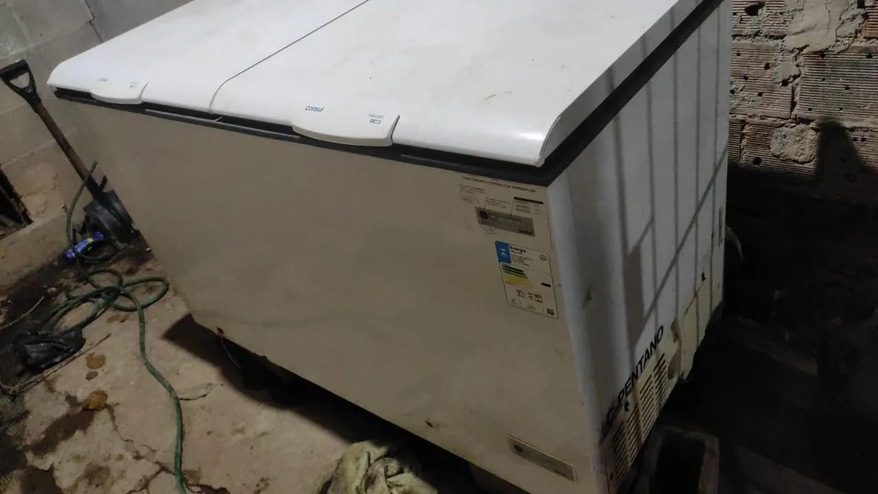 Vendo freezer horizontal duas portas 
