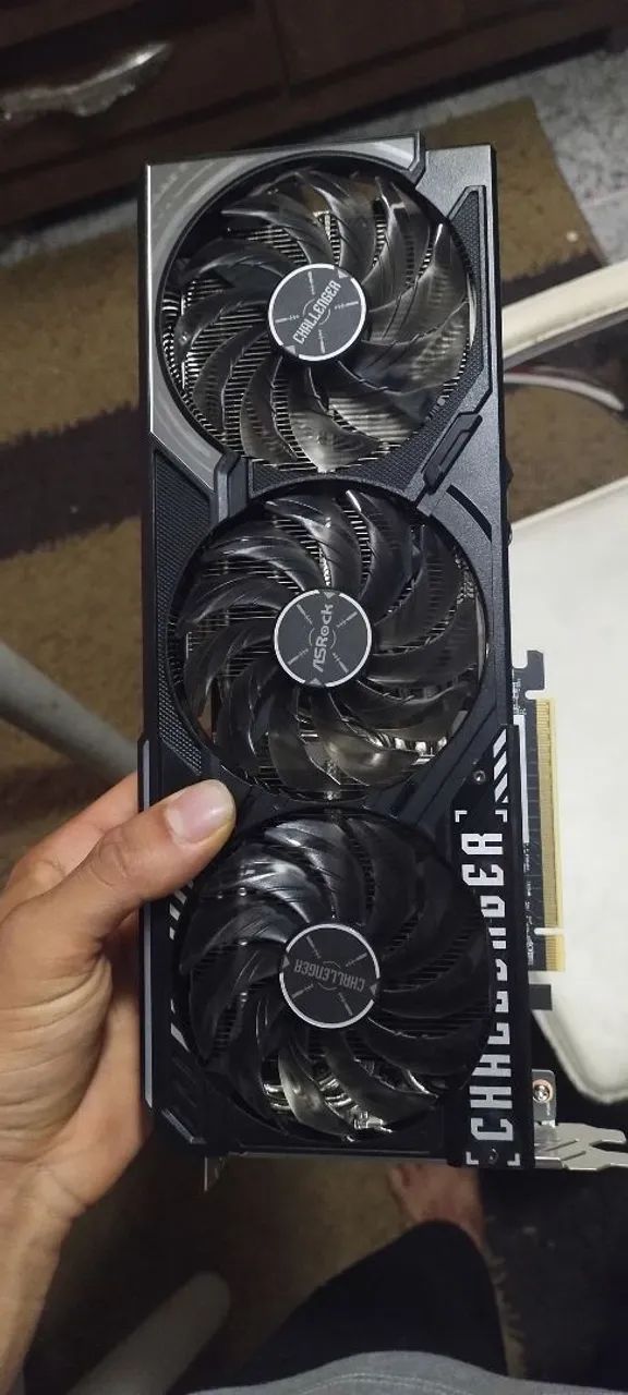 Amd Rx 9070 xt - Foto 4