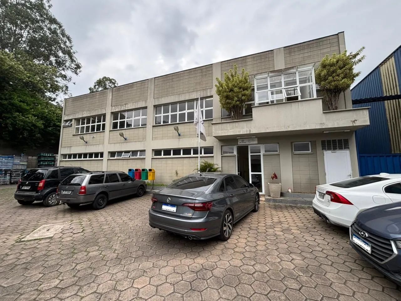 Galpão 4800 m²  3 docas  Jandira/Castello Branco - Foto 5