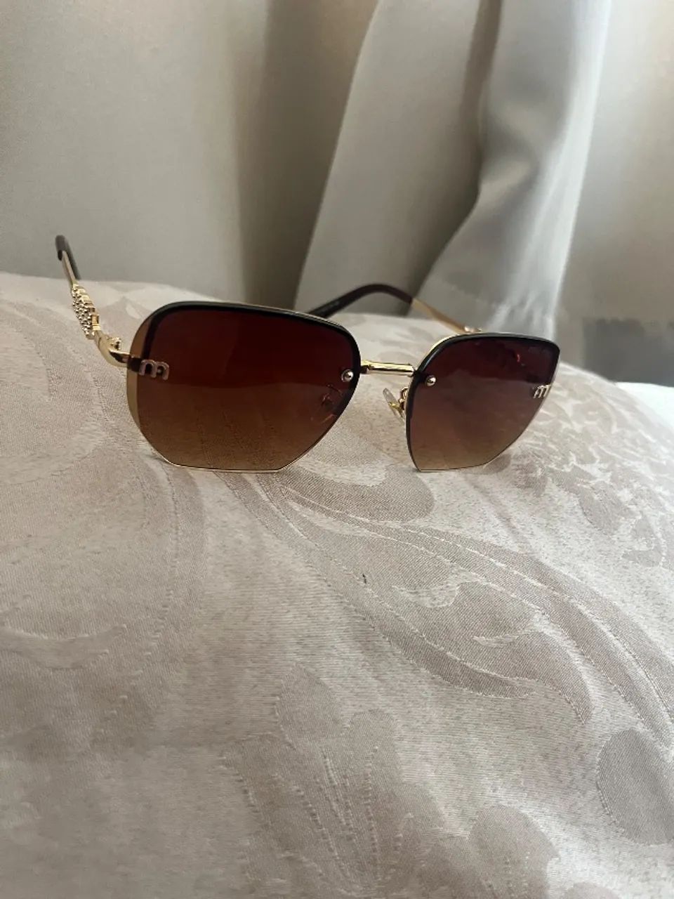 Óculos miu miu legítimo novo sem marca de uso - Foto 3