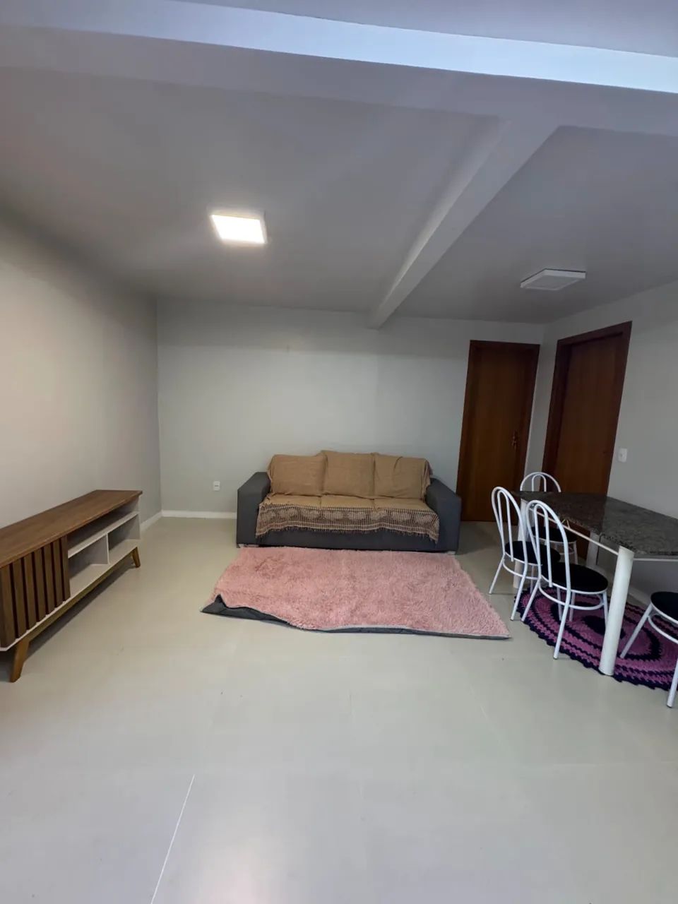 Alugo casa mobiliada direto com proprietário - Foto 3