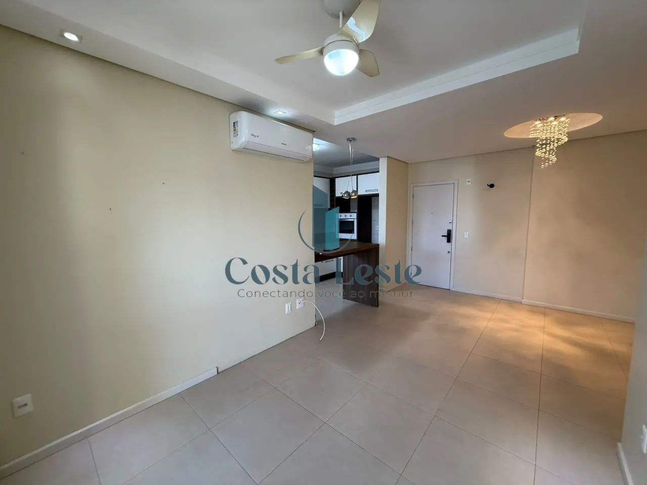 Apartamento com 2 dormitórios sacada com churrasqueira e vista - Foto 2