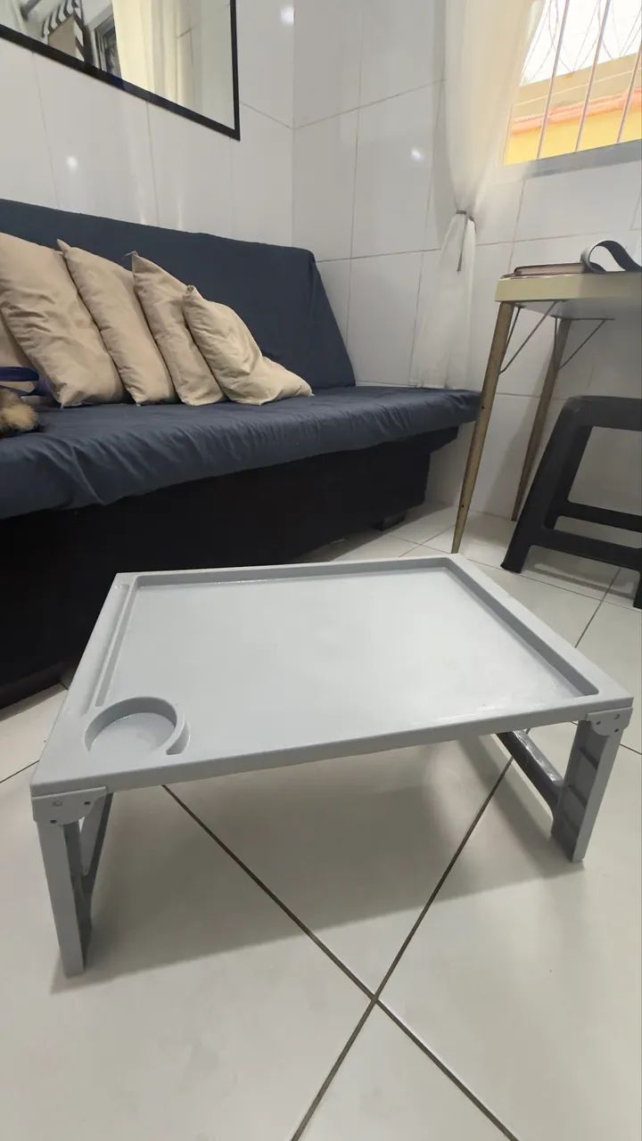 Mesa dobrável para notebook/café na cama.