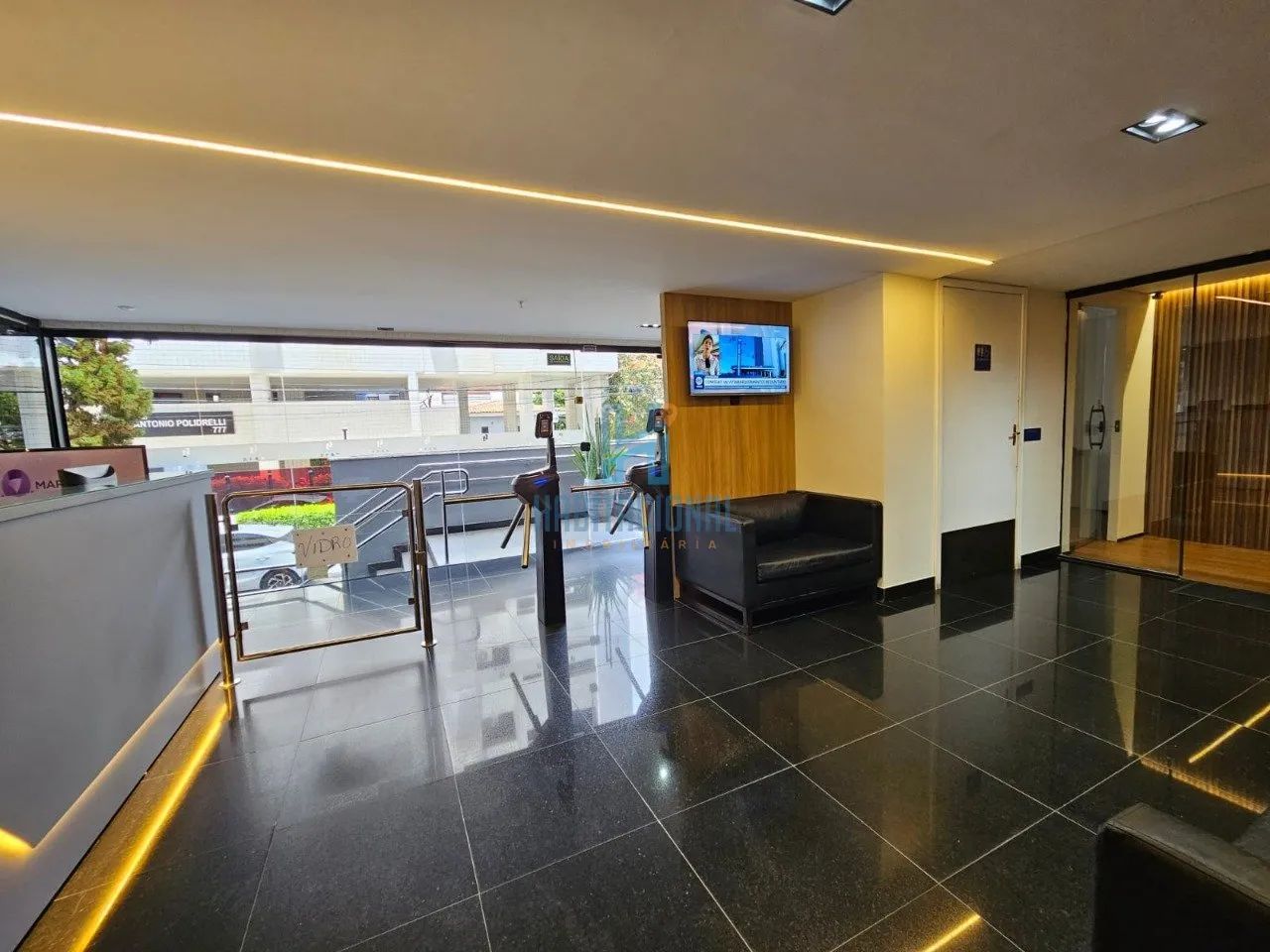 Sala no 8º Andar com Vaga de Garagem - Ed. Comercial Sfax - Foto 3