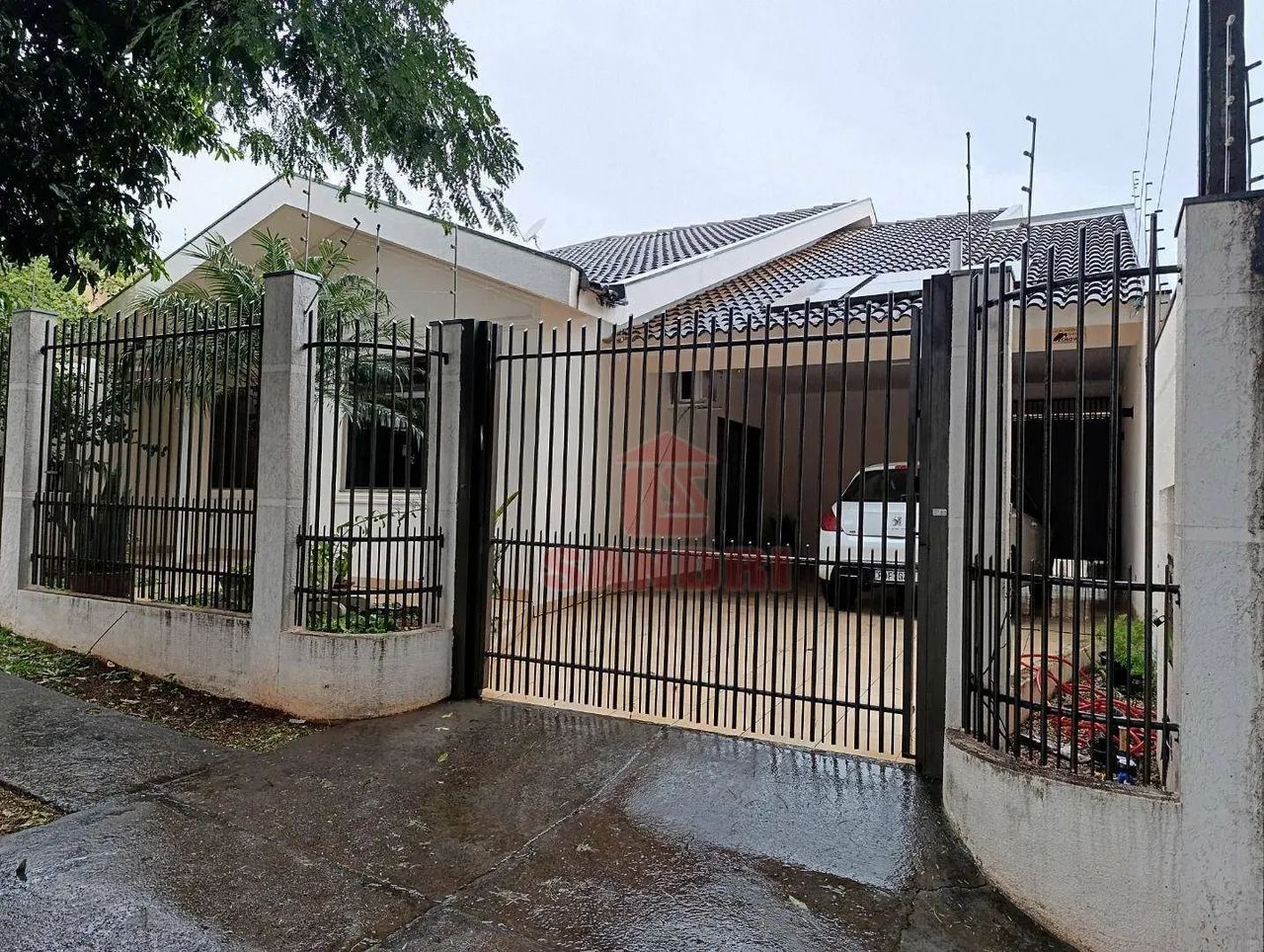 CASA COM ESPAÇO GOURMET, PISCINA, PRÓXIMO ARUNAS MARINGÁ