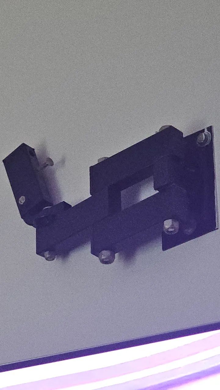 Suporte para TV antiga 