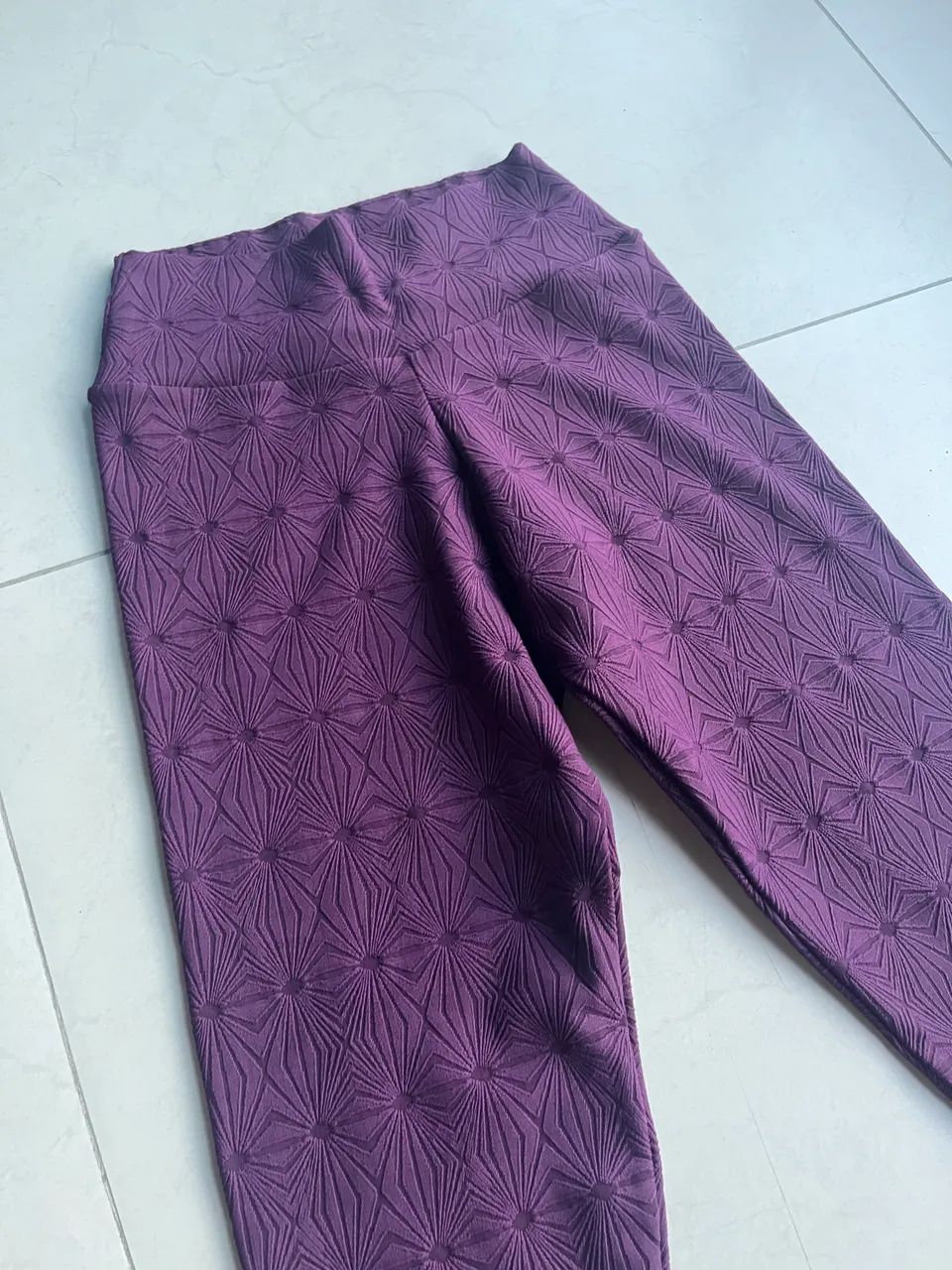 Calça legging de academia texturizada roxo NOVA
