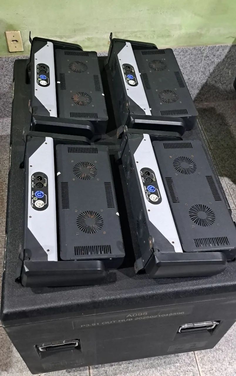 STROBOS ATOMIC 1000W RGBW COM MOVIMENTO TILT - Foto 2