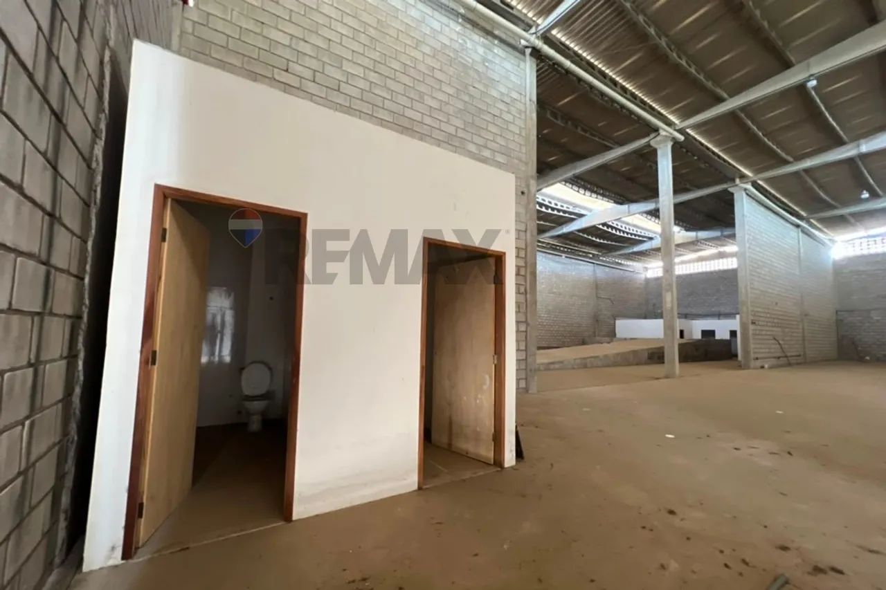 Galpão de 1.060m² próximo à BR - Foto 4