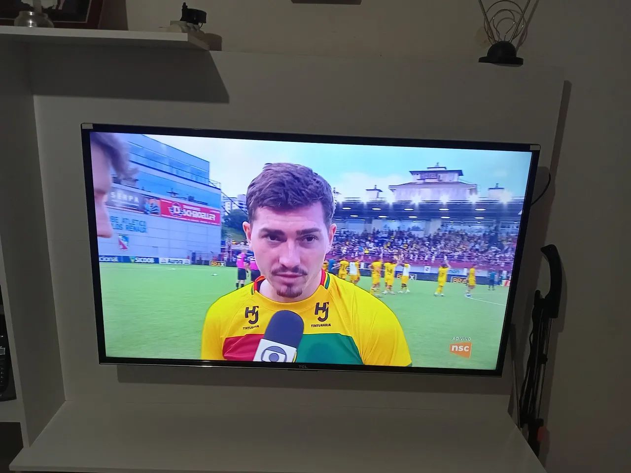 BARBADA VENDO TV TCL EM ÓTIMO ESTADO 48 POLEGADAS..
