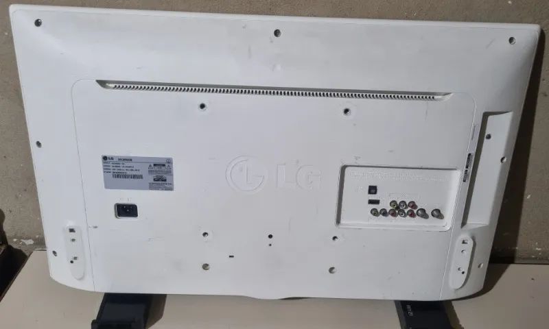 VENDO TV LED LG USADA DE 32 POLEGADAS - Foto 2