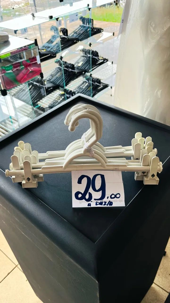Cabides de saia branco na promoção  - Foto 2