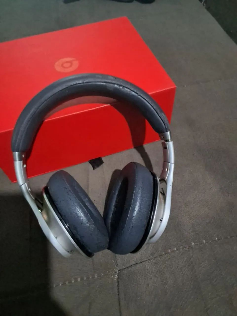 Beats executive com cancelamento de ruido - Foto 4