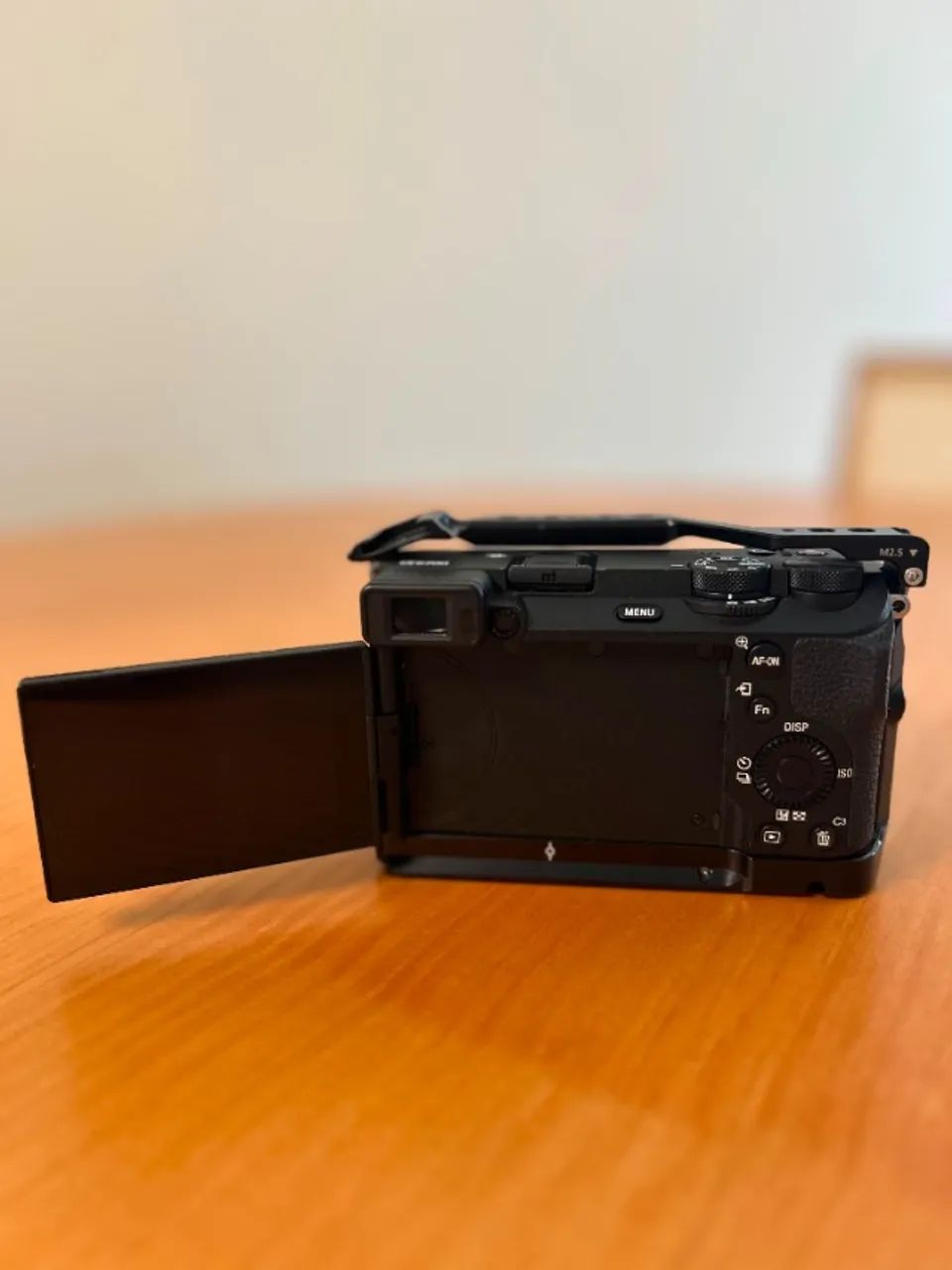 Câmera Sony A6700 + Cage Small Rig - Foto 4