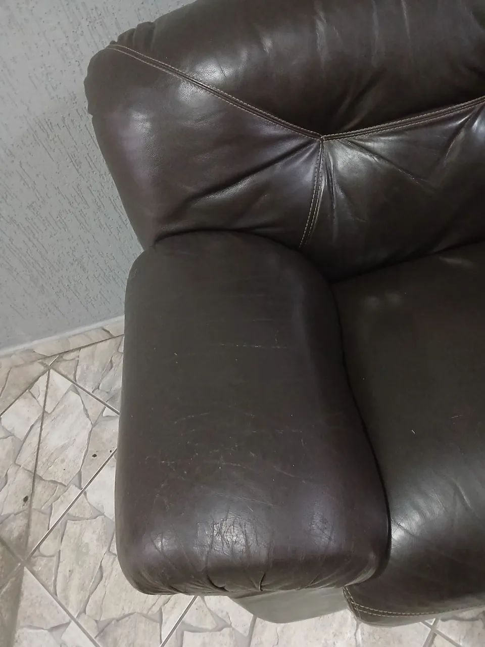 Sofá de Couro Marrom  - Foto 3