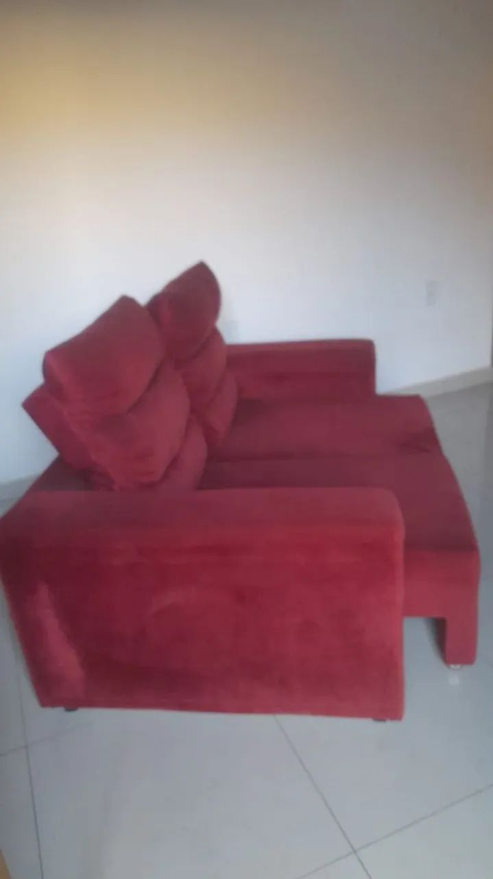 Vende-se uma sofá 2 lugares seminovo novo - Foto 3