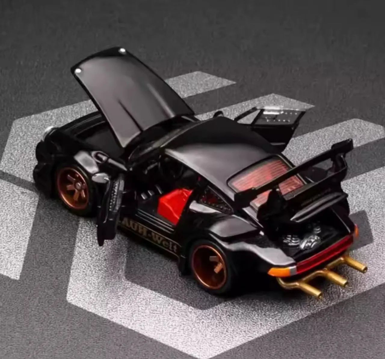 Porsche 930 RWB 1 64 abre portas  - Foto 4