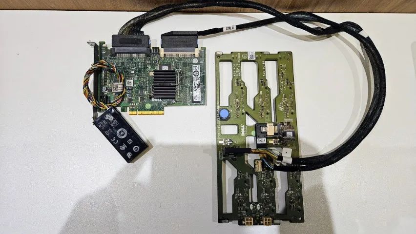 Kit Dell PERC 6i RAID T774H com Backplane K470M Cabos e Bateria