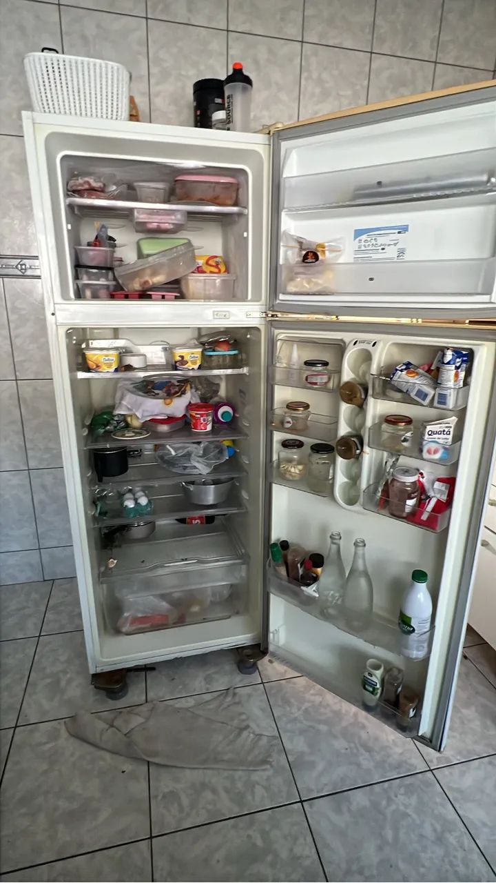 Vendo geladeira Eletrolux  - Foto 2