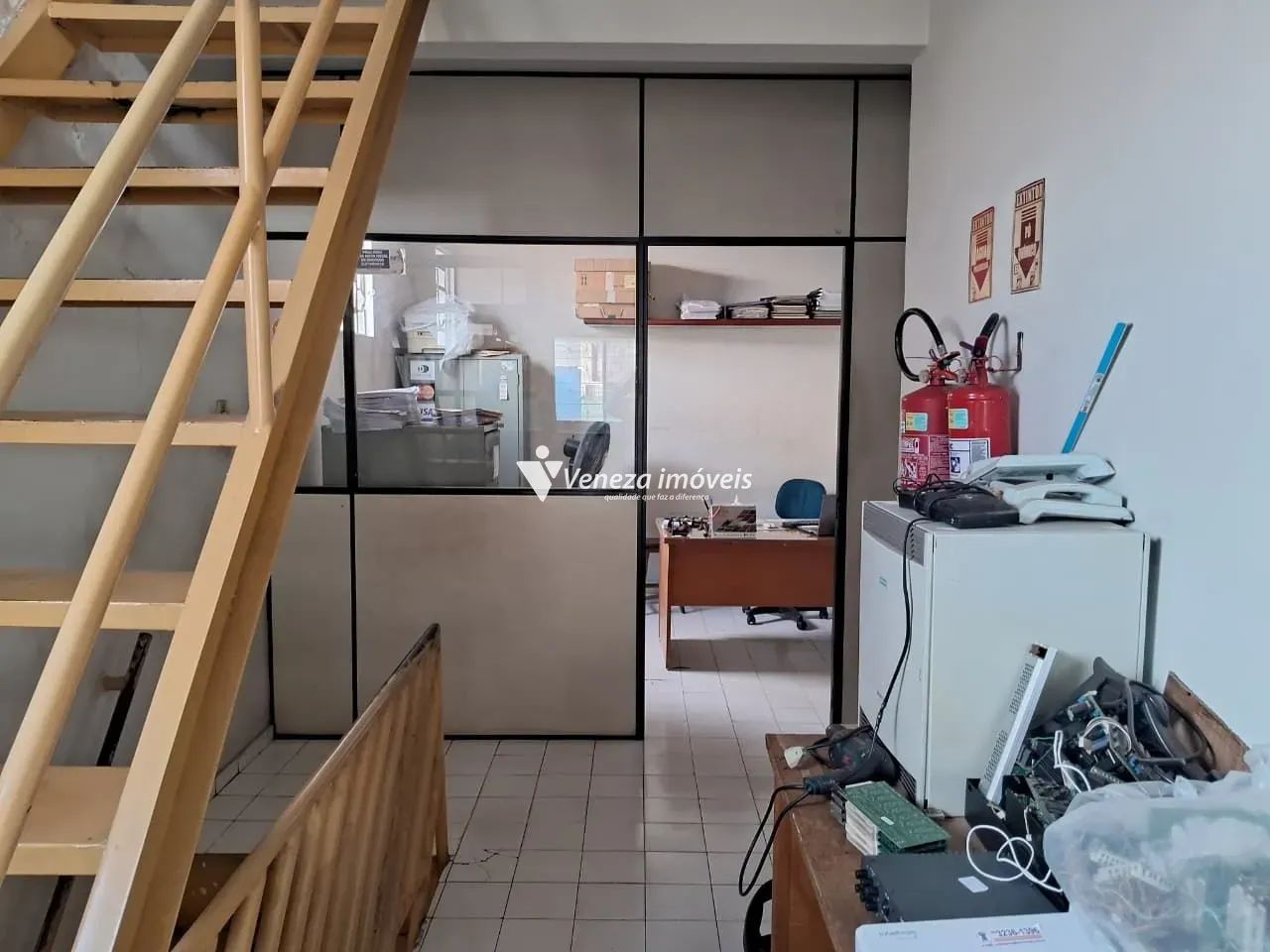 Prédio comercial com três pavimentos no Dirceu  R$ 300 mil - Foto 5