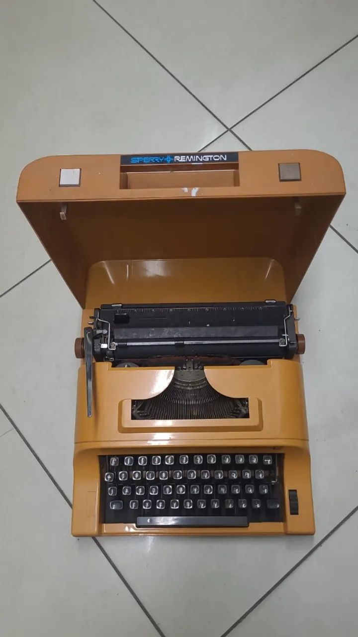 Máquina Datilografar SPERRY REMINGTON