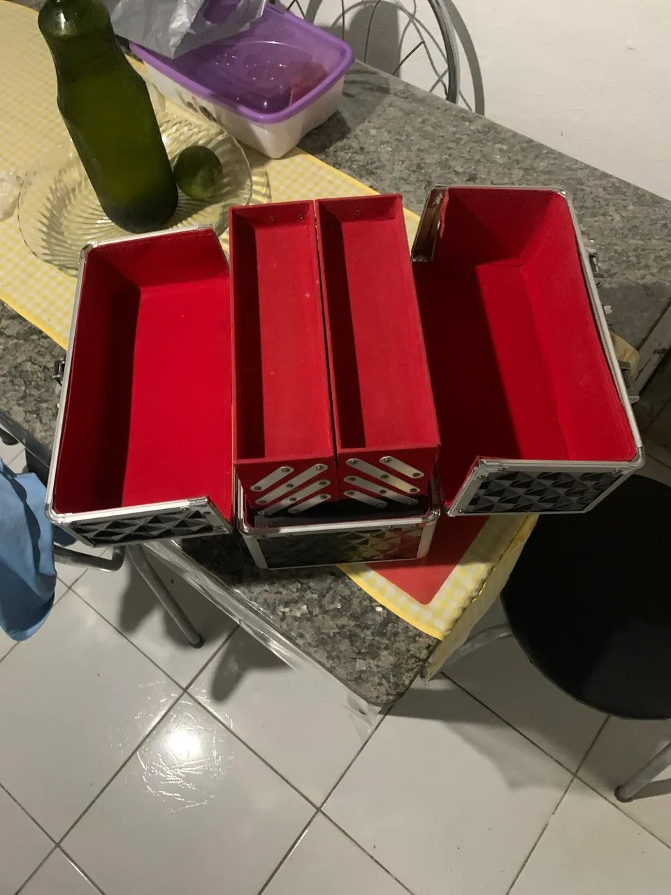 Maleta de maquiagem sem nenhum defeito!!! - Foto 3