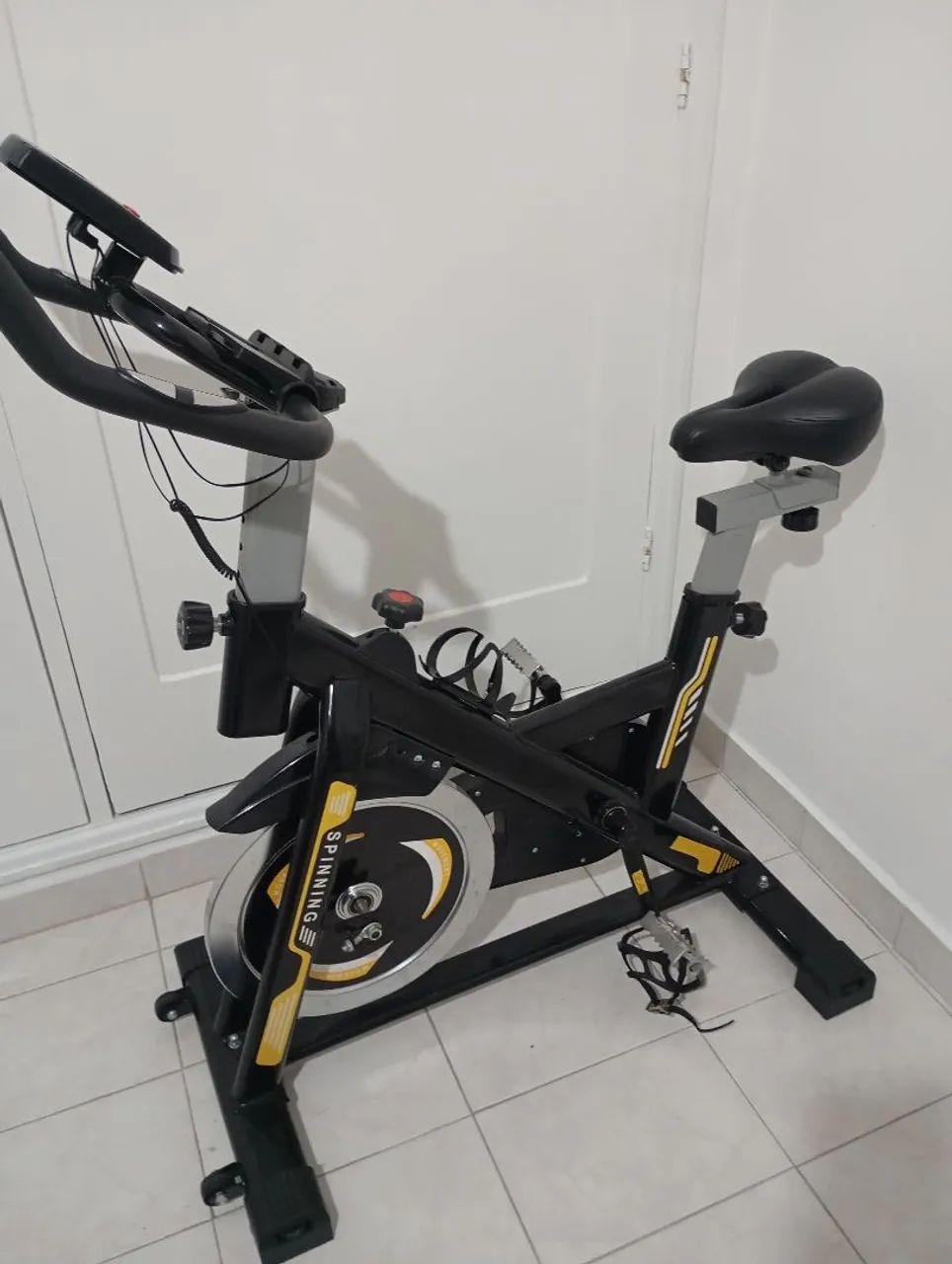 Bicicleta ergométrica - 120kg - Foto 3