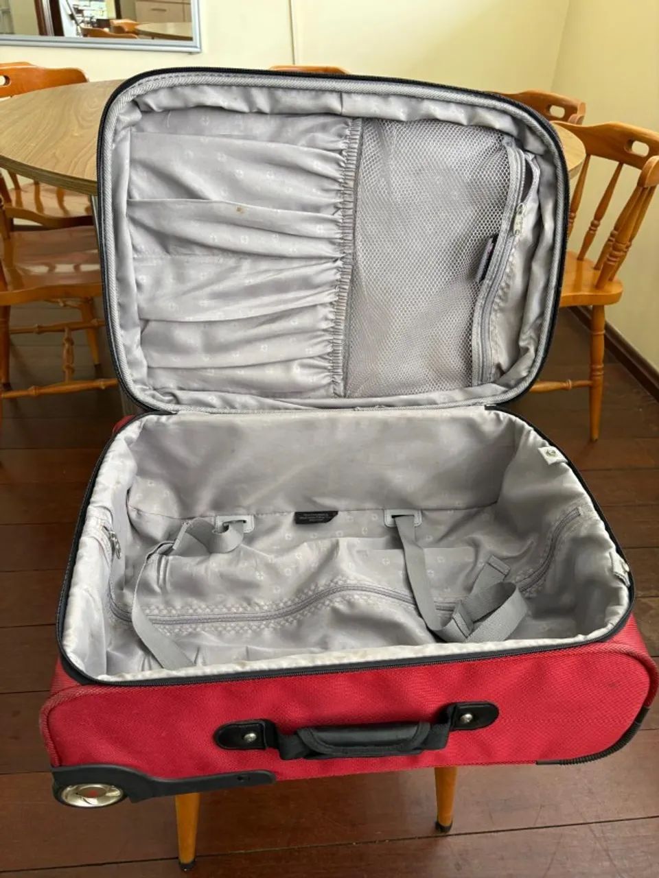 Mala de viagem, marca Wenger, vermelha. - Bolsas, malas e mochilas