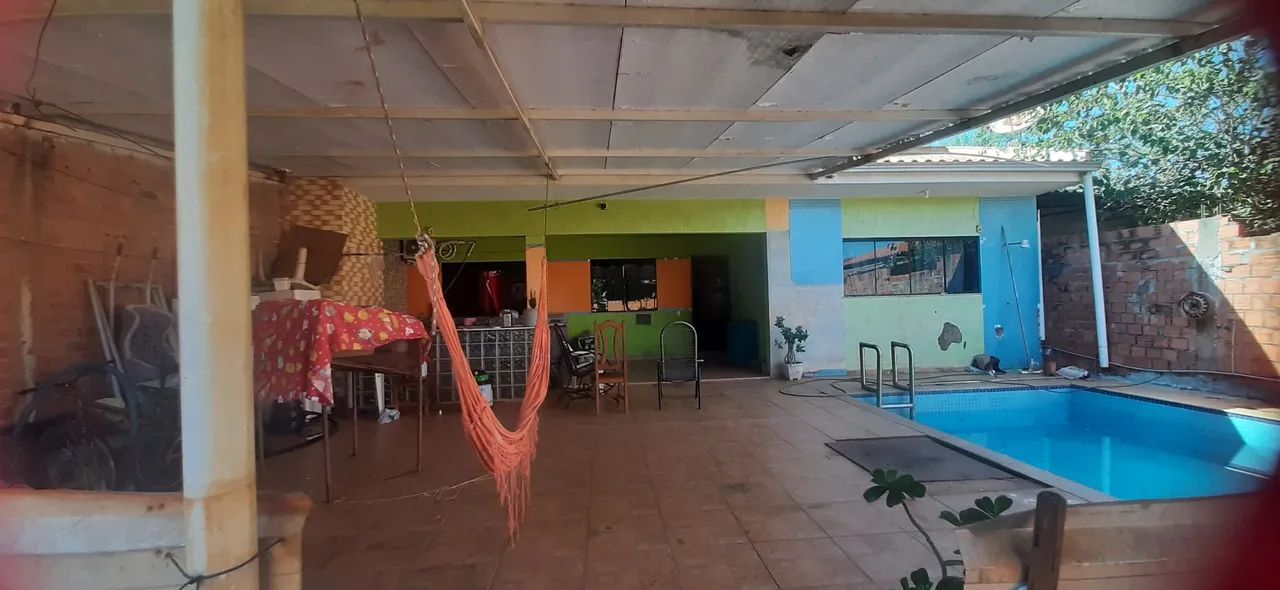Casa com construção de salão na frente  - Foto 2