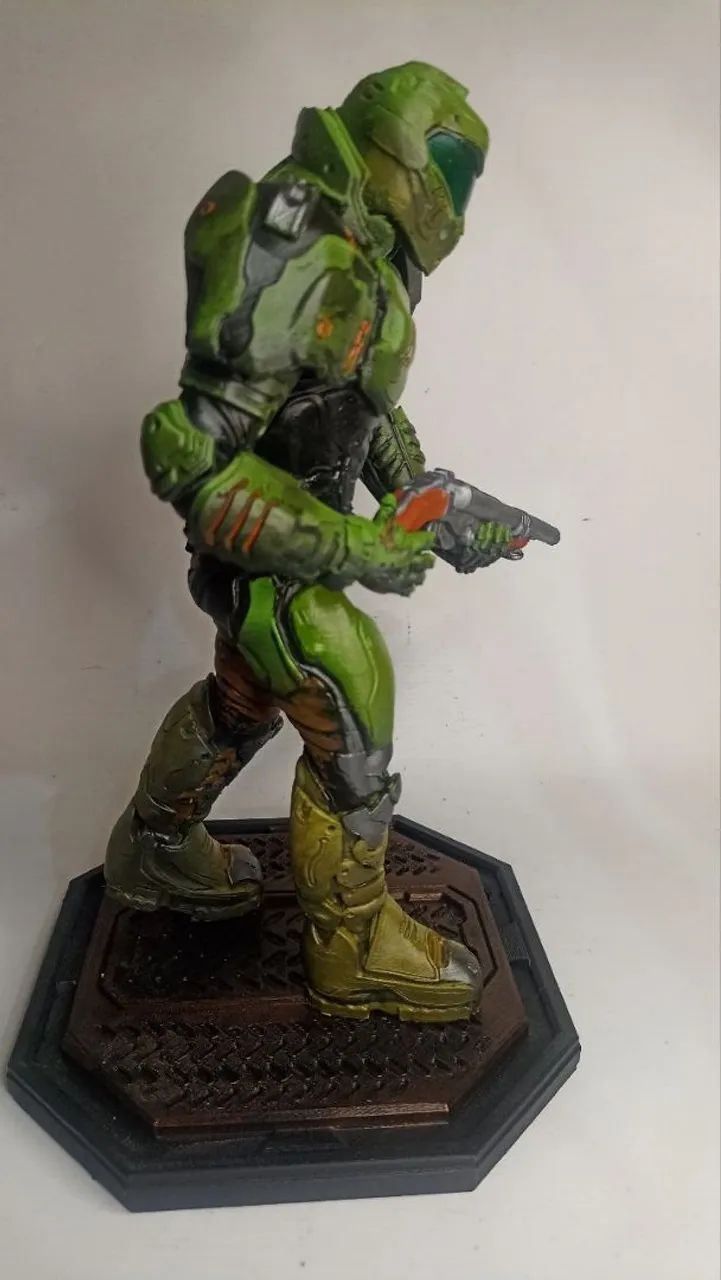 Escultura 3d Doom Slayer  - Foto 3