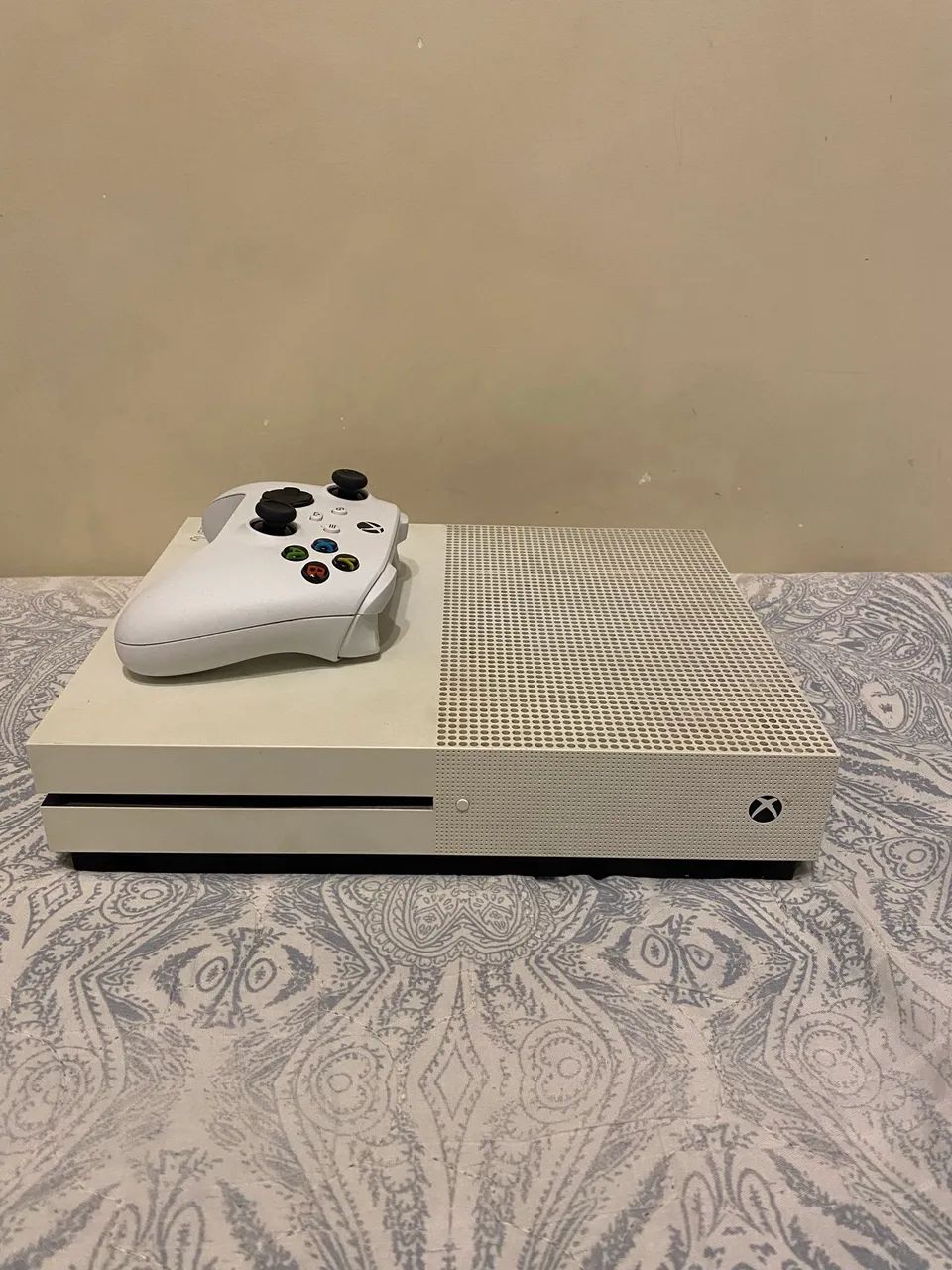 Xbox one S 512gb 2 controles  - Foto 2