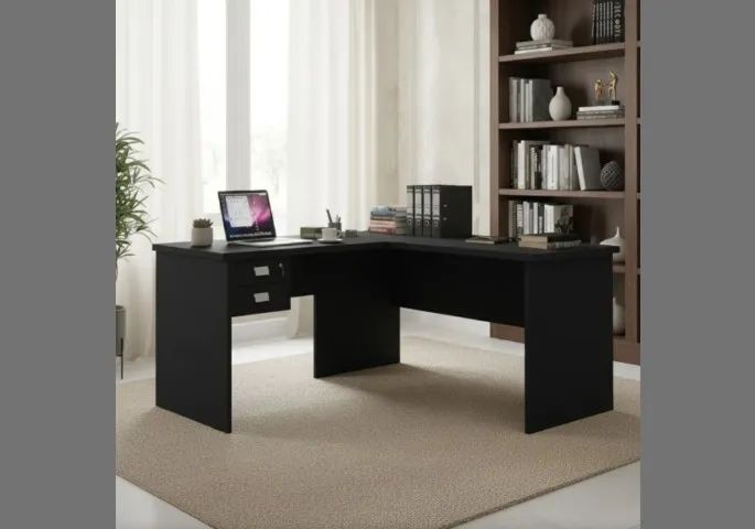 Mesa de Escritório Lacrada na Caixa