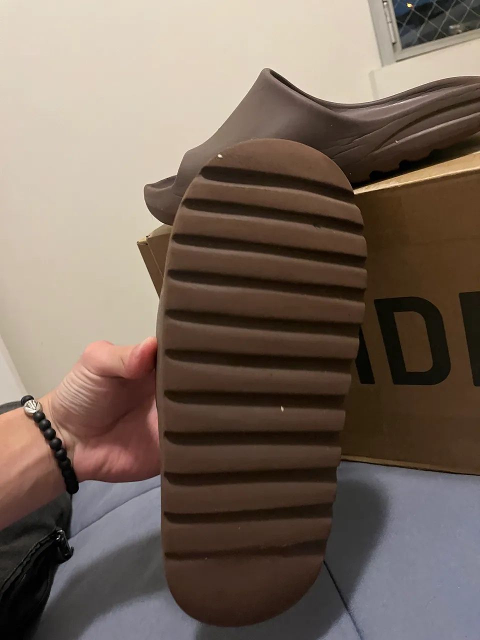 Yeezy slide original com caixa brown - Foto 3