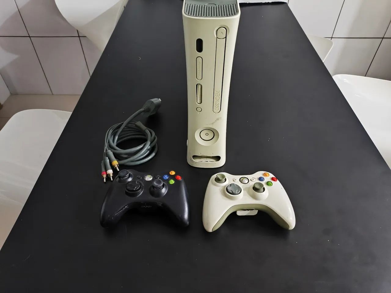 Xbox 360 desbloqueado com 2 controles